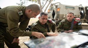 הרמטכ"ל בהערכת מצב באוגדת עזה צילום: דובר צה"ל חדשות