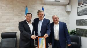 מימין לשמאל: יוסי אלדר, נשיא "פרלמנט למען ישראל", ד"ר ראובן פרוייטי, יוסי דגן צילום: רועי חדי התיישבות