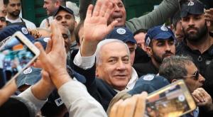 ראש הממשלה בשוק התקווה, בבחירות לפני שנה צילום: פלאש 90 פוליטי