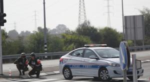 מתגוננים בעת אזעקה. היום באשקלון צילום: יונתן זינדל, פלאש 90 ביטחון