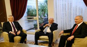 ריבלין עם נתניהו וגנץ צילום: עמוס בן גרשום, לע"מ חדשות