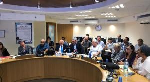 הרב פרץ בחדר מצב צילום: דוברות משרד החינוך חדשות
