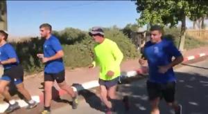 הרב פרץ רץ במירוץ הגבורה צילום: צילום מסך ברנז'ה