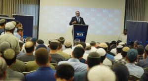 הרב דרור אריה נואם בכנס היום צילום: נדב יריב חדשות