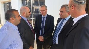 צוותי המו"מ של  'כחול לבן' ו'הליכוד צילום: ללא מבזקים