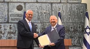 גנץ מקבל מידי הנשיא את המנדט, הערב צילום: חיים צח, לע"מ חדשות