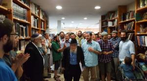 הרב שטיינזלץ בישיבתתקוע צילום: באדיבות המצלם חדשות