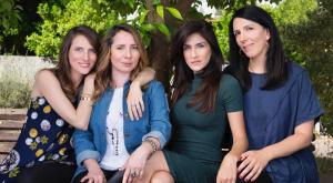 עכשיו גם באנגלית. חברות צילום: ענבל מרמרי טלוויזיה
