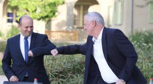 המטרות המרכזיות של נתניהו. גנץ ובנט צילום: דוברות משרד הביטחון פוליטי