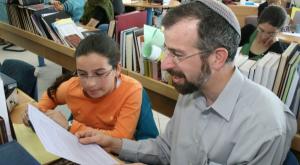 לימוד הורים וילדים צילום: Gershon Elinson/Flash90 סוכות
