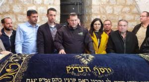 יוסי דגן בקבר יוסף צילום: רועי חדי התיישבות