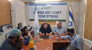ניר אורבך בלשכת יוסי דגן באביתר צילום: דוברות פוליטי