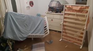 מיטות ילדים הושחתו על ידי פורעים ערבים צילום: ללא חדשות