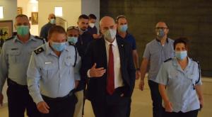 השר לביטחון הפנים במהלך הביקור צילום: ללא חדשות