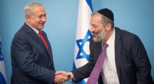 דרעי עם נתניהו צילום: Yonatan Sindel/Flash90 פוליטי