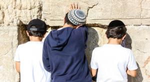 אילוסטרציה צילום: shutterstock הורים וילדים
