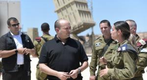 בנט באוגדת עזה צילום: קובי גדעון, לע"מ חדשות