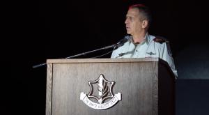 כוכבי, פונה לבנות הזוג. ארכיון צילום: דובר צה"ל חדשות