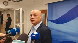 השר פריג' לפני כניסתו לישיבת הממשלה  צילום: עמיאל ירחי פוליטי