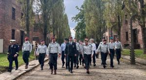 משלחת צה"ל במחנה אושוויץ-בירקנאו צילום: דובר צה"ל ביטחון