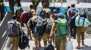 חיילים מתגייסים. אילוסטרציה צילום: Olivier Fitoussi/Flash90 פוליטי
