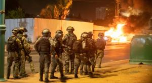 שריפת ניידת משטרה בלוד צילום: Yossi Aloni/Flash90 חדשות