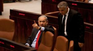 לפיד ונתניהו בימים יפים יותר צילום: Flash90 פוליטי