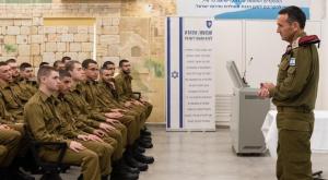 הרמטכ"ל עם המתגייסים |  צילום: דובר צה"ל ביטחון
