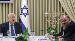 על מי הוא ימליץ לנשיא? עבאס והנשיא ריבלין צילום: Noam Revkin Fenton/Flash90 חדשות