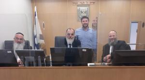 הרב פרימן, הדיינים וחבר הכנסת סמוטריץ' צילום: דוברות בתי הדין הרבניים חדשות