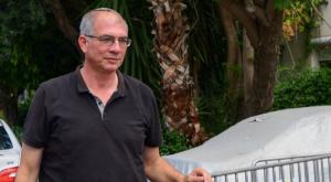 ניר אורבך בכניסה לפגישה בביתו של בנט, צפוי לתמוך צילום: Avshalom Sassoni/Flash90 חדשות
