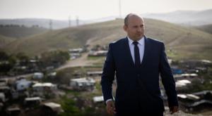 בנט בחאן אל אחמר, עוד חודש יעזור? צילום: Yonatan Sindel/Flash90 חדשות