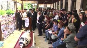 לוויתו של יהודה גואטה ז"ל צילום: צילום מסך חדשות