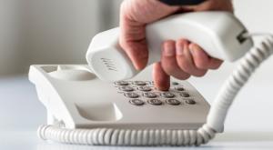 טלפון נייח, מענה אנושי למבוגרים צילום: shutterstock חדשות