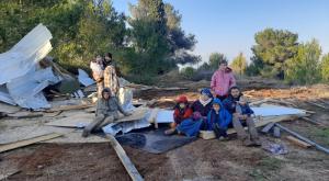 אחת המשפחות שביתה נהרס צילום: ישיבת חומש חדשות