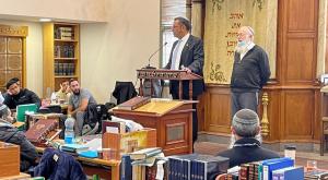 ראש העיר ליאון בישיבה צילום: רועי יוספוב חדשות