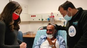 השרה ינקלביץ ויוסי דגן בביקור אצל איתי זר צילום: לשכת שרת התפוצות חדשות