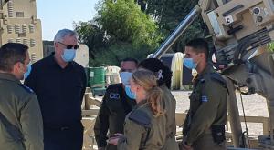 שר הביטחון גנץ בסיור בסוללת כיפת ברזל צילום: אריאל חרמוני / משרד הביטחון ביטחון