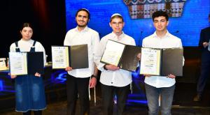 הזוכים מימין לשמאל: עמית אלגזר, דביר ברחד, גלעד אברהמוף ואוראל בנימיני צילום: שלומי אמסלם חדשות