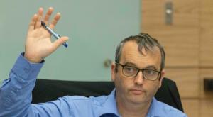 יו"ר הוועדה קריב. שוב הסתבך? צילום: Yonatan Sindel/Flash90 חדשות