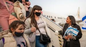 שרת הקליטה מקבלת את פני העולים צילום: נגה מלסה חדשות