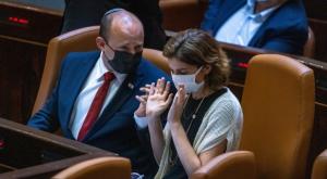זנדברג ובנט, מחזירה את אישור החוק לממשלה צילום: Olivier Fitoussi/Flash90 חדשות