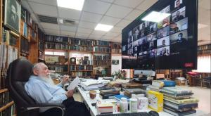 הרב דרוקמן מעביר שיעור בזום צילום: ללא ברנז'ה