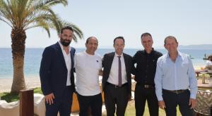 מימין לשמאל: אורי סירקיס מנכ"ל ישראייר, ליאון אביגד מייסד ובעלים של קבוצת בראון , רמי לוי, בעלי ישראייר וניר ויצמן מייסד ובעלי קבוצת בראון צילום: יאניס פאנופולוס  כסף
