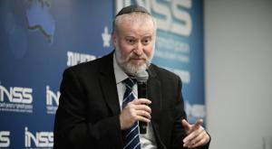 מנדלבליט. שולל את הדיווח על "נבצרות מהותית" של נתניהו צילום: Tomer Neuberg/FLASH90 חדשות