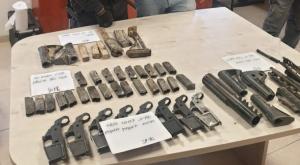 אמצעי הלחימה שנתפסו בתל שבע צילום: דוברות המשטרה חדשות