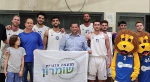 יוסי דגן וחברי אליצור שומרון צילום: יח"צ חדשות