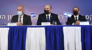 ראש הממשלה נפתלי בנט, בטקס החלפת ראש שירות הביטחון הכללי . עם היוצא נדב ארגמן , והנכנס רונן בר , ראש הממשלה  צילום: צילום- חיים צח לע''מ חדשות