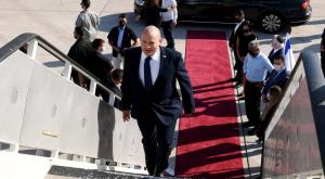 בנט בדרכו לוושינגטון צילום: אבי אוחיון /לע"מ חדשות