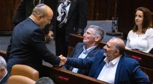 בנט ומנסור עבאס צילום: אוליבר פיטוסי, פלאש 90 פוליטי